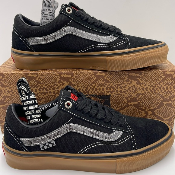 Vans Men’s Skate Old Skool Hockey Skateboards Black/ VN0A5FCB18J
Sneakers - Picture 2 of 16